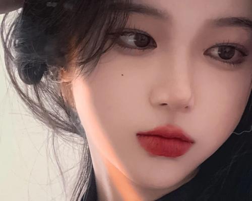 如何展现女人的可爱魅力？（15个技巧教你成为可爱女人，）