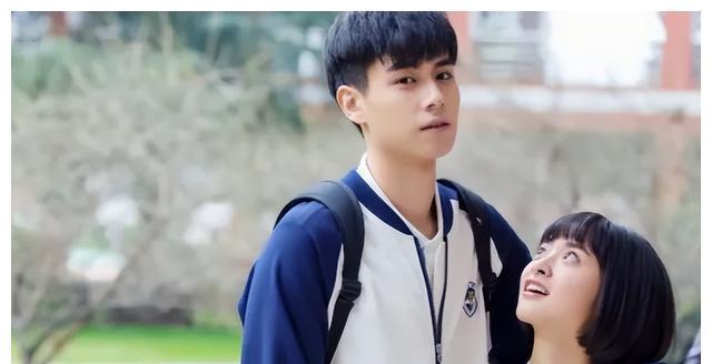 女生眼中的理想男友（探讨女生理想男友的三大特点，让你更了解女性心理）