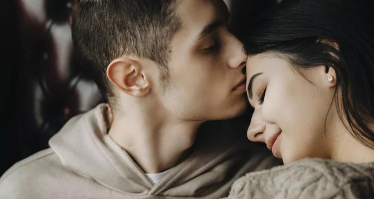 如何以分手后二次吸引技巧挽回前男友（分析分手原因，创造新的机会和吸引力，重建关系）
