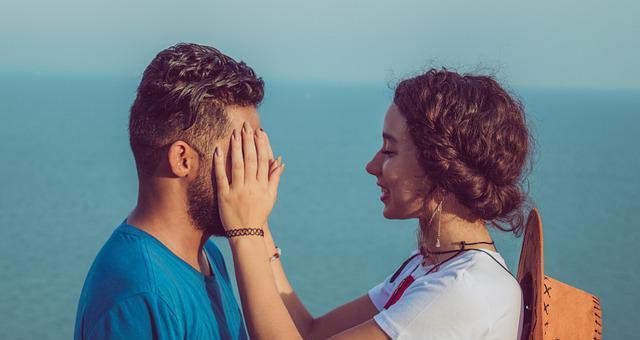 分手后如何快速挽回男友（15个有效方法让你成功复合）