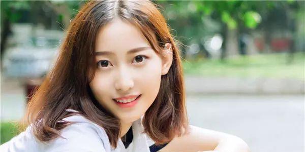 幽默套路，让女生开心不停（微信泡妞幽默聊天技巧，让你游刃有余）