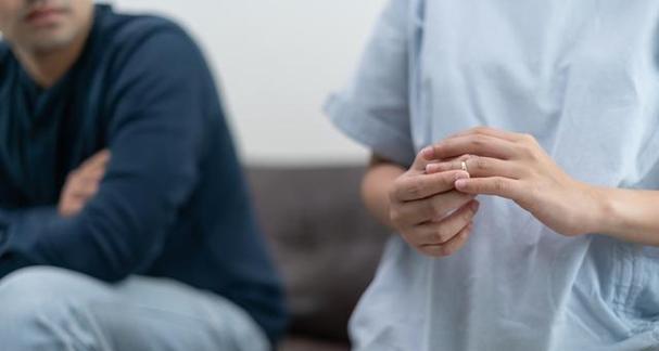 失眠之痛（探究失眠症状对夫妻关系的影响）