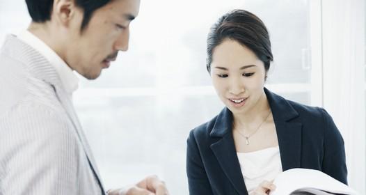 如何与男神正确倾诉（学会这些技巧，让你与男神更亲密）