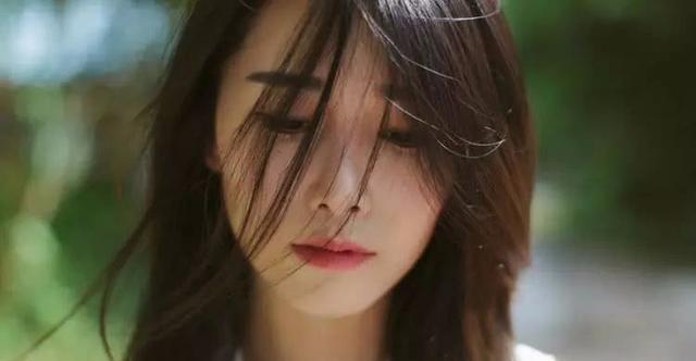 女人必备的三件物品（掌握这三个关键点，成为优雅的女人！）