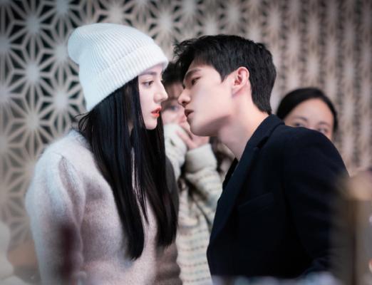 紧握手心，触碰心灵——约会几次可以牵手接吻？（探究女生内心世界的5个）