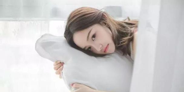 女友外遇征兆揭秘（如何从细节中发现女友出轨迹象）