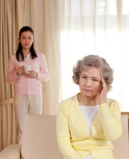 婚后是否应该和公婆一起住？（探讨婚后生活中的居住选择以及家庭关系的处理）