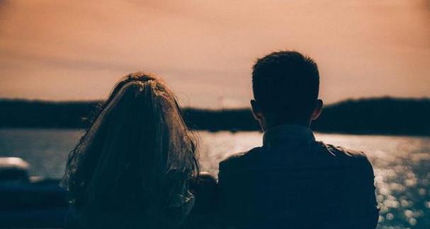 婚姻的抉择（以妻子不同意离婚的情况下，如何在爱情与家庭之间做出选择？）