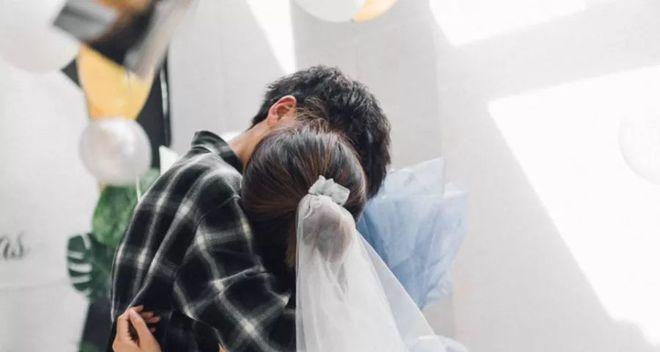 分手后如何挽回爱情（了解关键点，重建感情）