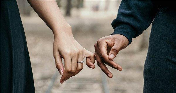 如何挽回老公出轨后的心？（掌握5个有效方法，让你成功挽回老公的爱）