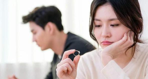 出轨后还爱对方，能否重修旧好？（出轨是否会一蹶不振、原因分析与应对措施、关键是如何挽回）