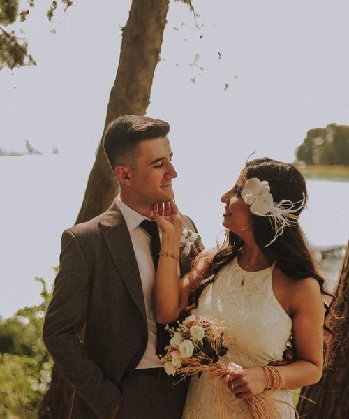 不被认同的婚姻选择（当女方父母不同意女儿的婚姻，应如何处理？）