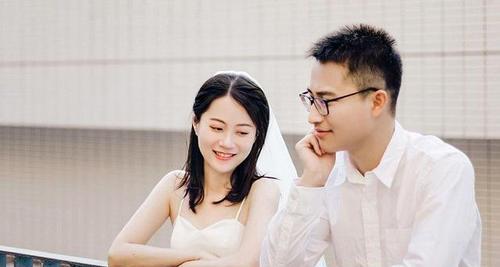 前任再次找你复合的心理分析（探寻前任心理，重新审视感情）