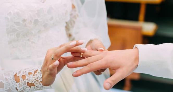 男人铁了心要离婚，还能挽回吗？（情感危机中的夫妻关系，如何走出困境？）