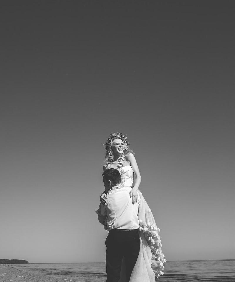 如何挽回出轨老公，拯救婚姻？（怎样让妻子重新爱上你？——情感挽回实用技巧）