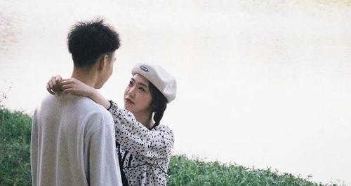 男人在等你挽回的暗示,情感回温的信号与行动指南