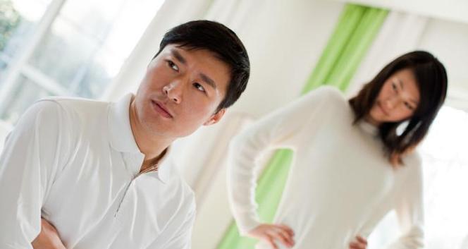 再婚后，老公出轨怎么办？（二婚陷入老公出轨危机，该如何处理？）