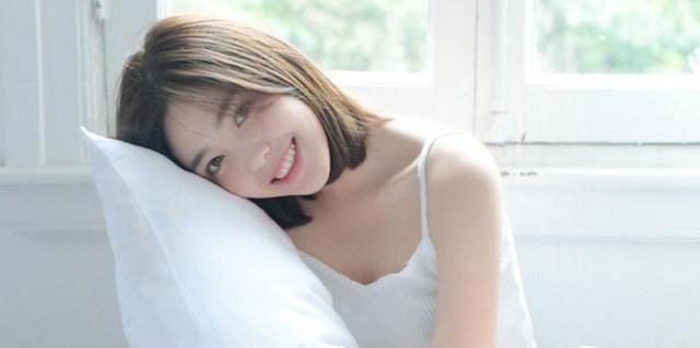 探讨女性如何以超级变身完美女人锁住男人心（教你从内到外变得更加自信、有魅力和吸引力）