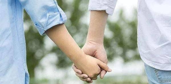 如何处理父母反对婚姻问题（理性沟通和独立决策是关键）