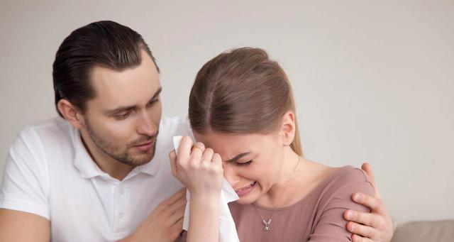 如何挽回因男友生气而分手的恋爱关系？（分手原因分析、挽回方式、谅解和重建信任。）